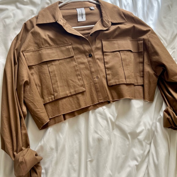 COLLUSION Tops - Cropped brown button up shirt